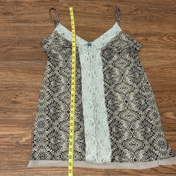 Cosmopolitan Nightie Slip Black and White Patterned With Blue Lace Size Large - Picture 13 of 16